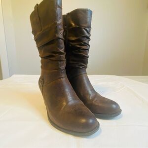 Yuu Dark Brown Heeled Boots